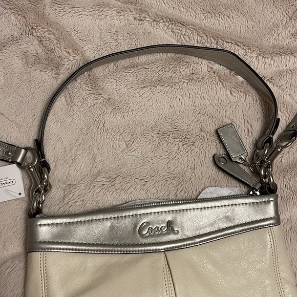Coach handbag - authentic - Picture 7 of 12